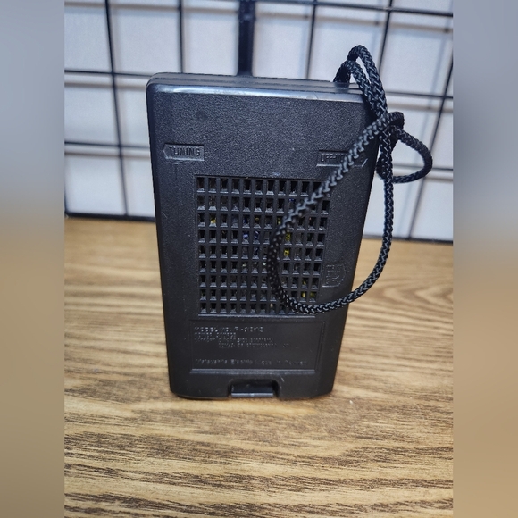 Vintage Panasonic R-1019 Broadcast Receiver Transistor Radio TESTED WORKS AM - Picture 3 of 4